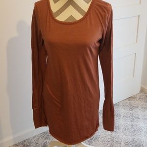 NWOT thumb hole long sleeved shirt